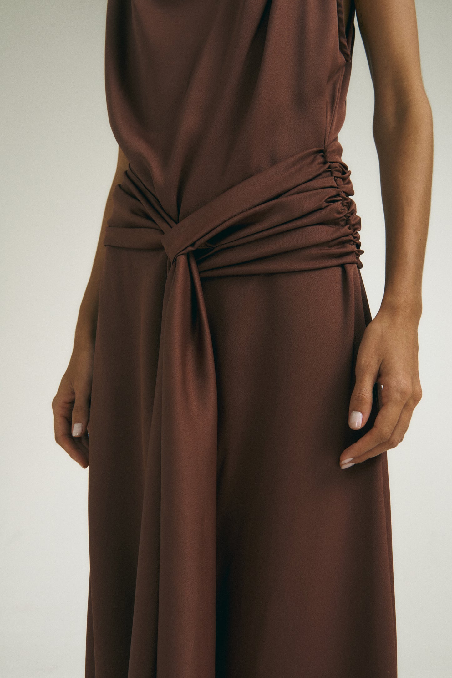 Vestido Assimétrico Marrom