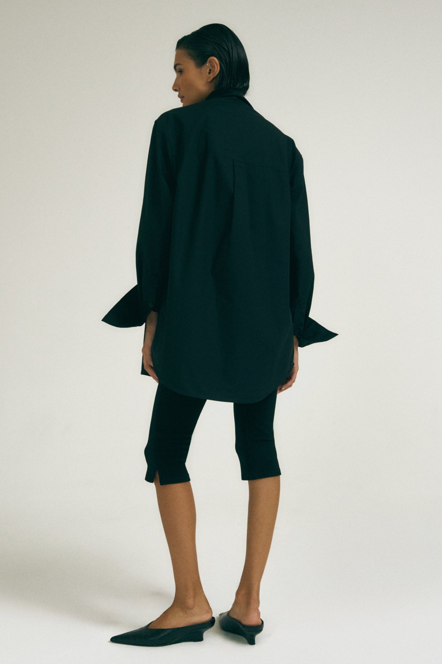 Camisa Oversized Gola Alta Preta