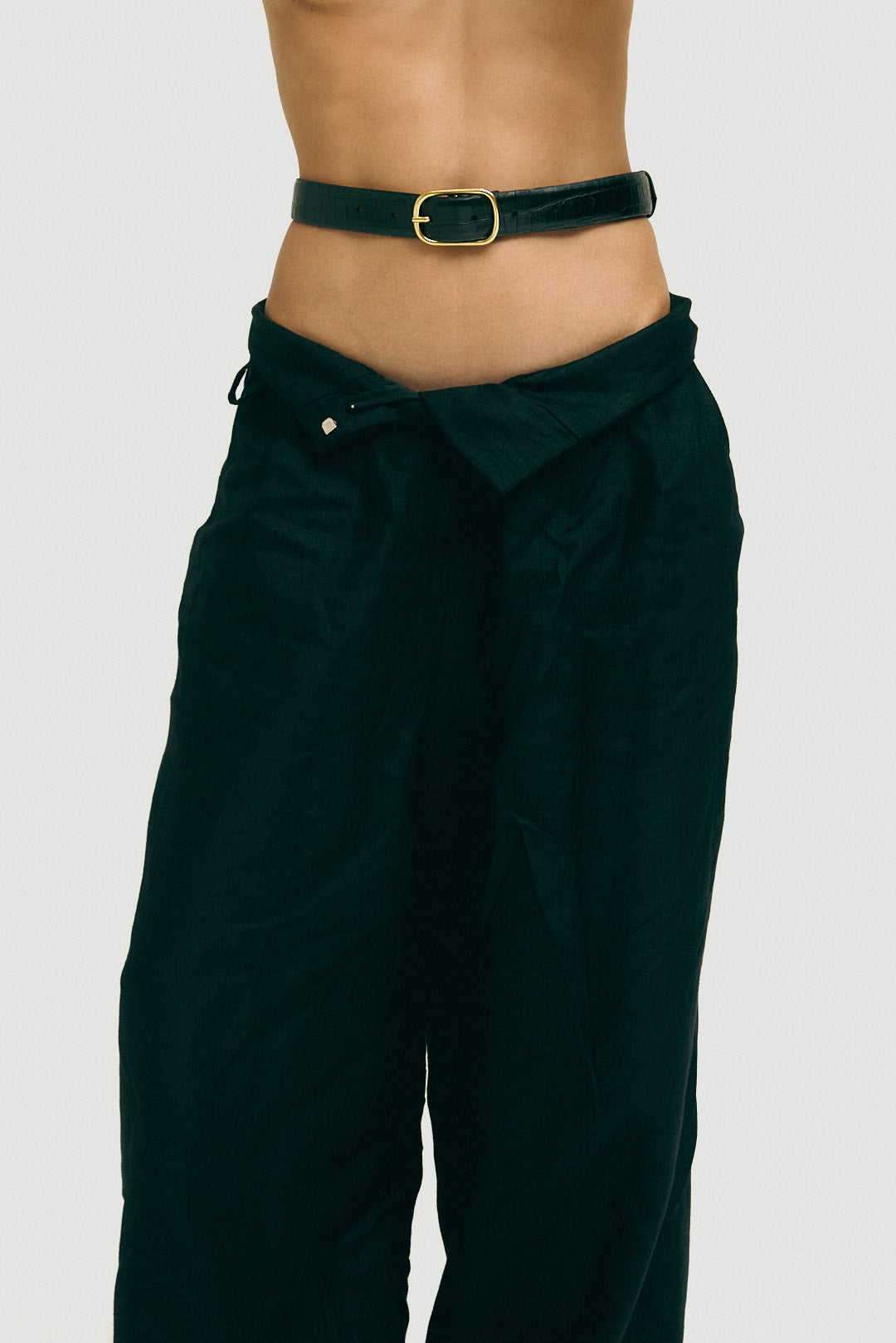Cinto Croco Preto com Fivela Dourada