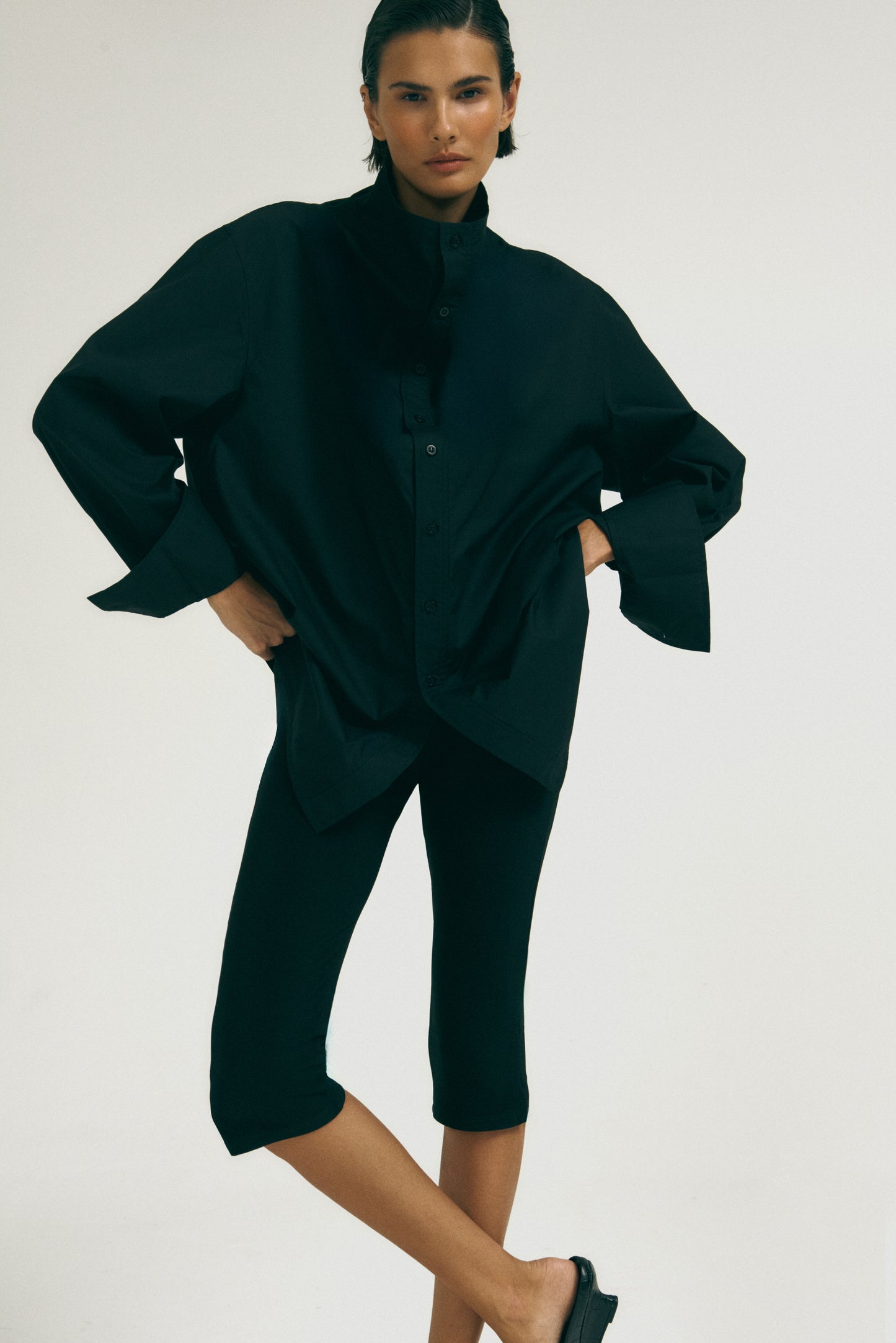 Camisa Oversized Gola Alta Preta
